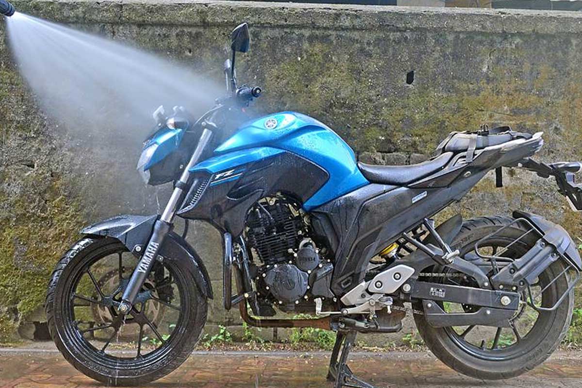 Topless Bike Wash